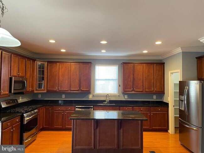 Building Photo - 4246 Talon Dr