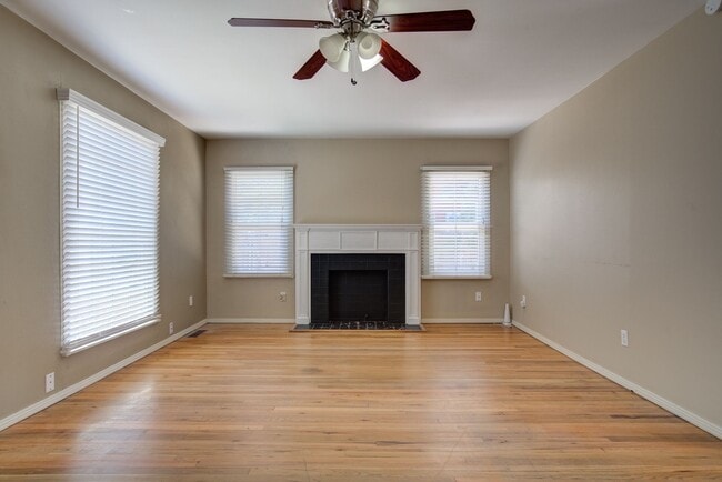 Building Photo - 2216 32nd St