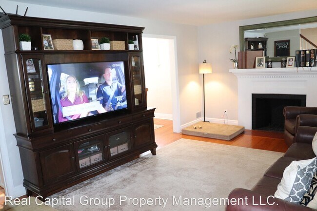 Foto del edificio - 3 br, 1.5 bath House - 23 Home Ave.