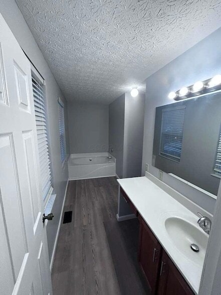 Foto del edificio - 6729 Kristins Cove Ln