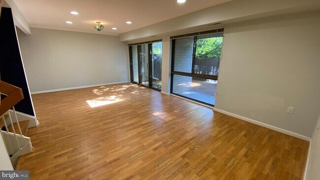 Building Photo - 11116 Saffold Way