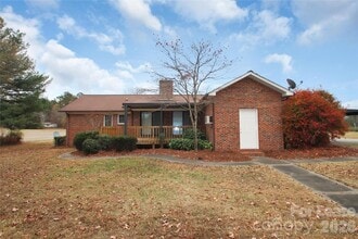 Building Photo - 319 Beattie Rd
