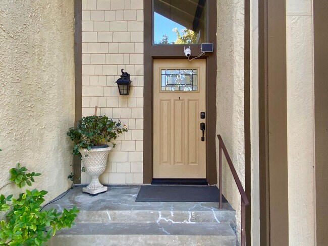 Foto del edificio - Gorgeous 3 bed 3 bath home in Thousand Oaks - First Time Rental!