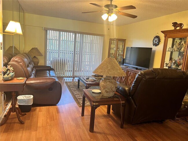 Foto del edificio - 9433 Harbor Greens Way