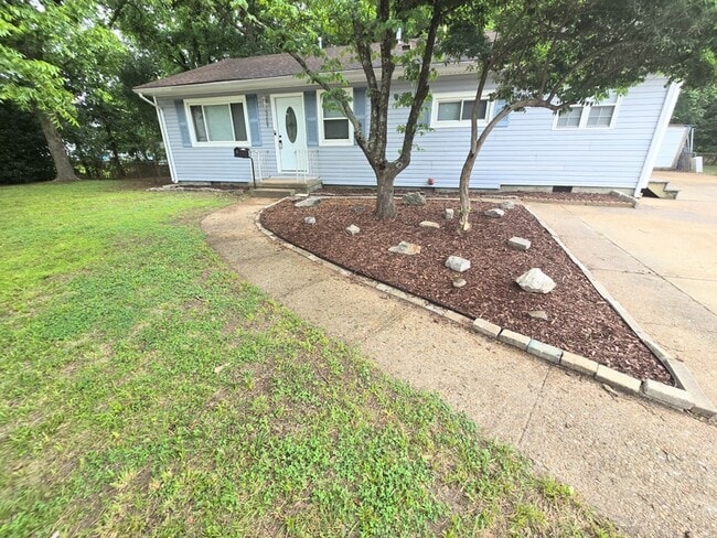 Building Photo - 5209 Julianna Dr