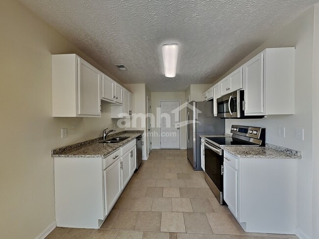 Foto del edificio - 651 Crescent Rd