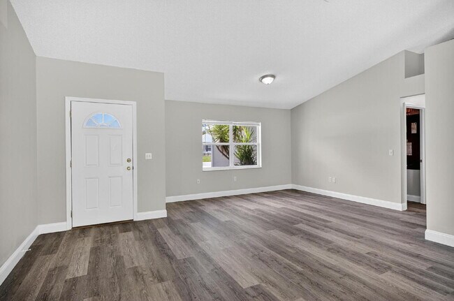 Building Photo - Beautiful 3 Bedroom Indian Trails Home!