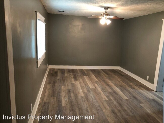 Building Photo - 2 br, 1 bath House - 2934 N. Gladstone