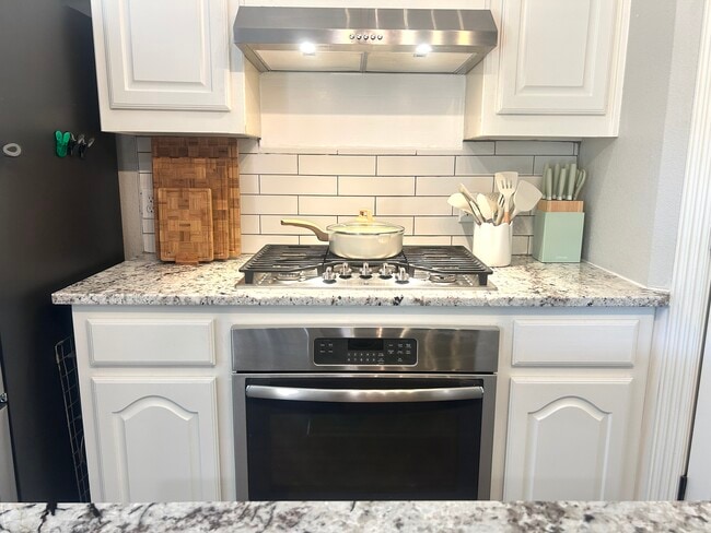 Kitchen with essentials - 309 Northgate Dr