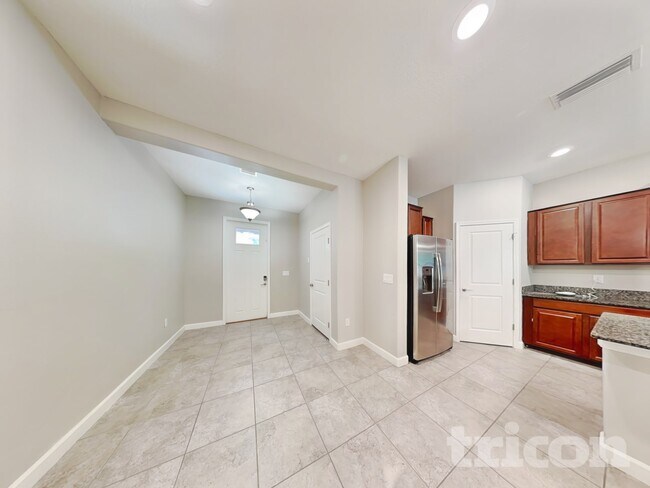 Foto del edificio - 6875 Citrus Creek Ln