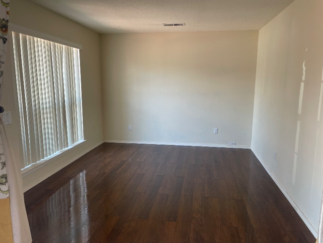 Foto del edificio - 8008 Smokerise Ave NW