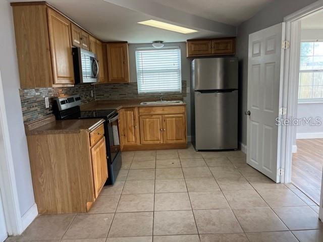 Building Photo - 3327 Pinon Dr