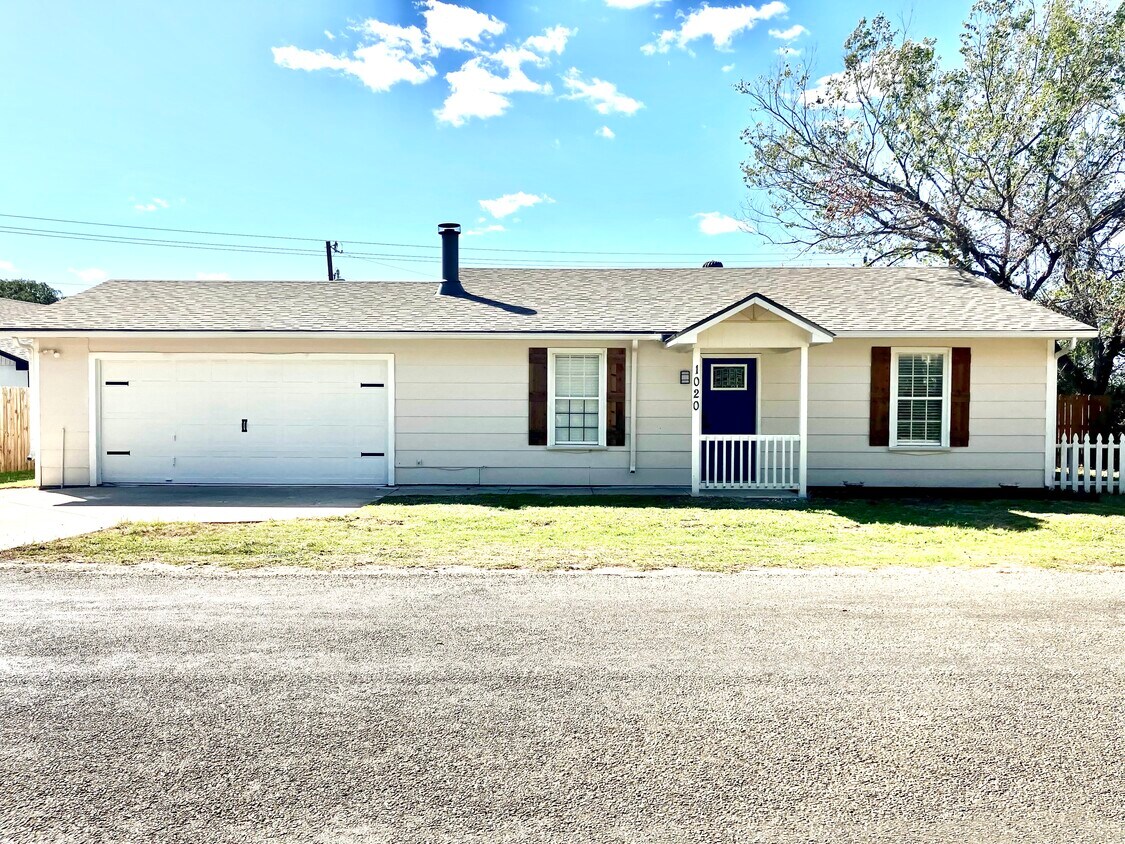 Foto principal - 1020 Greg St