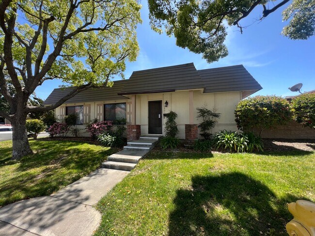 Building Photo - Single story 3 bedroom in the desirable Cy...