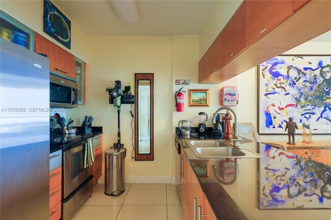 Foto del edificio - 1750 N Bayshore Dr