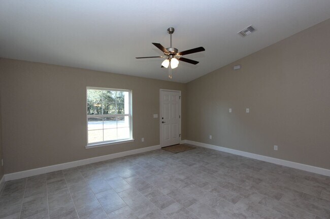 Building Photo - AMAZING 3 BD/2BA Home in Beautiful Ocala!!!