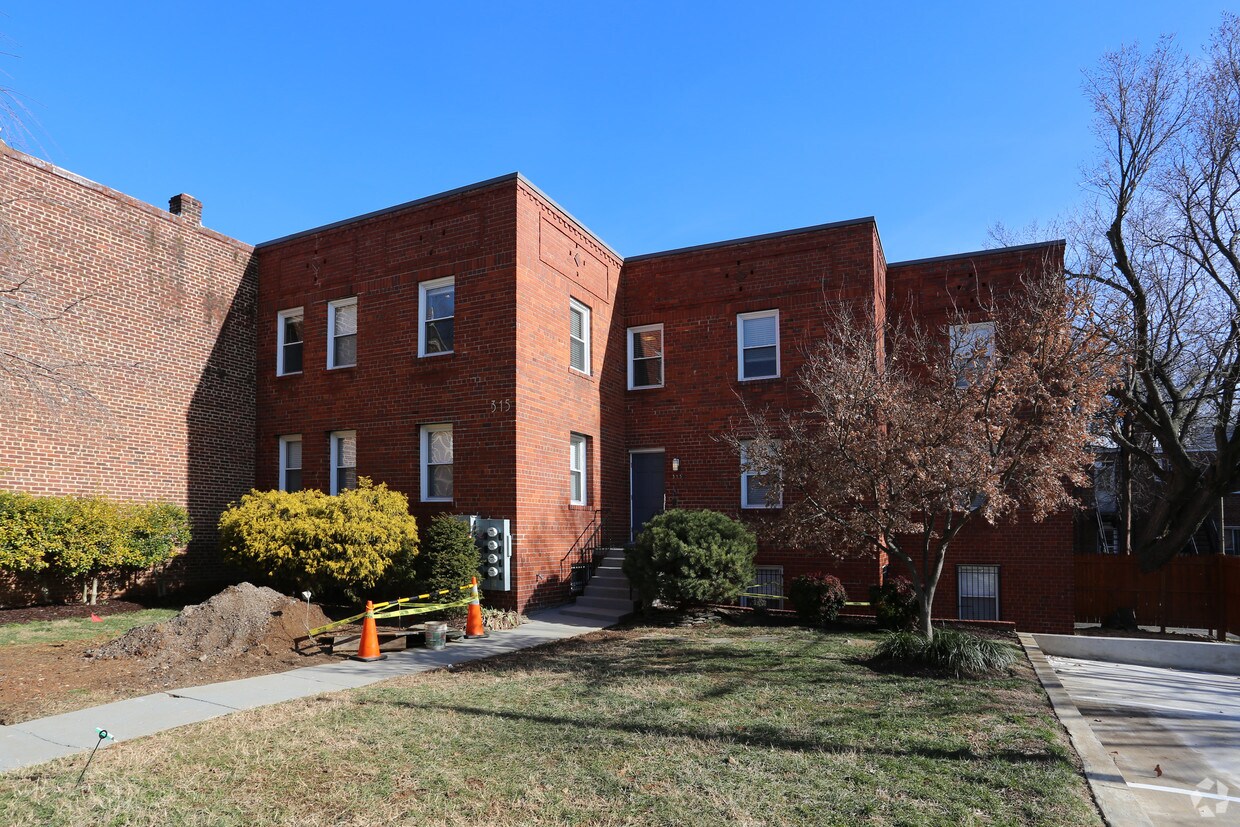 Mantra Flats Apartments in Washington, DC
