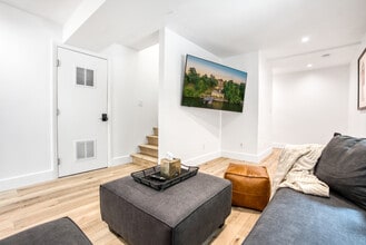 Building Photo - 2227 Carleton St