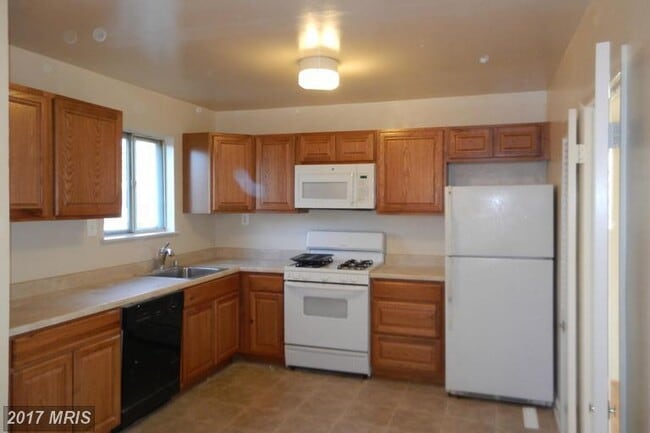 Photo - EDGEWOOD - WILLOUGHBY WOODS DUPLEX House