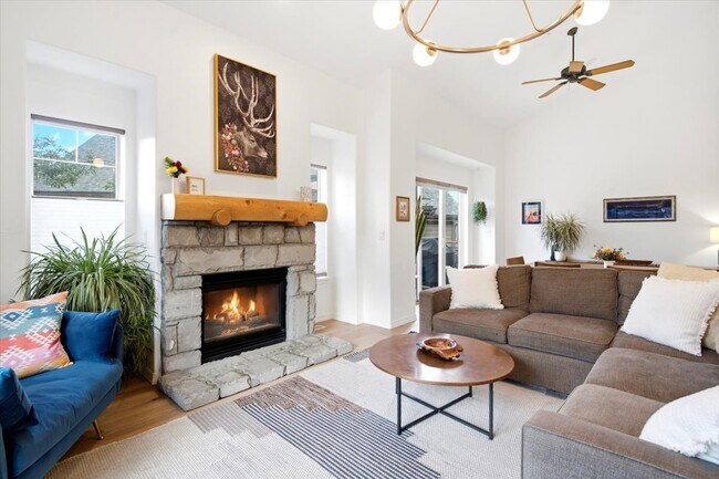 Foto del edificio - 7435 Brook Hollow Loop Rd