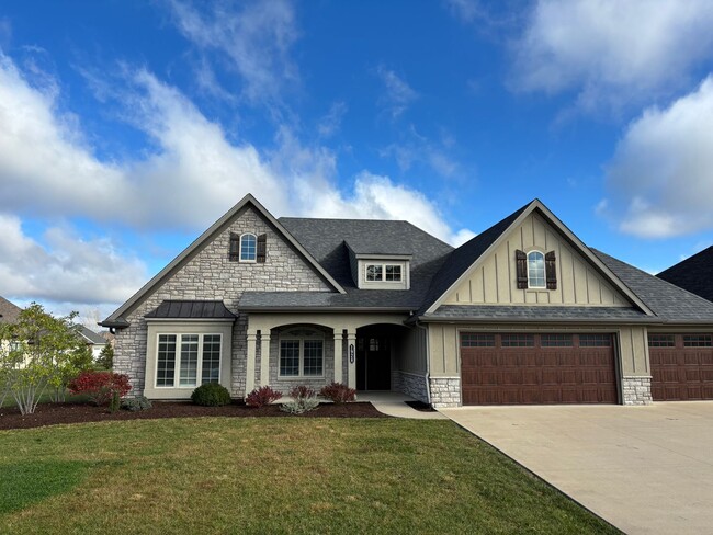 Building Photo - Single Family Home - Available For Rent in Old Hawthorne!