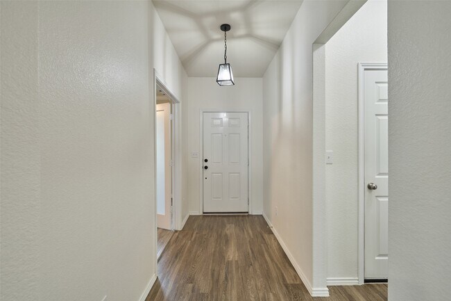 Building Photo - 2214 Timberland Country Ct