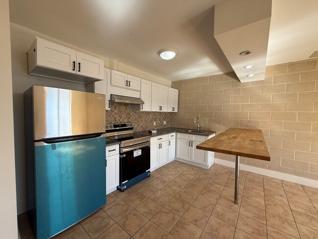 Foto del edificio - 5807-5811 32nd Ave