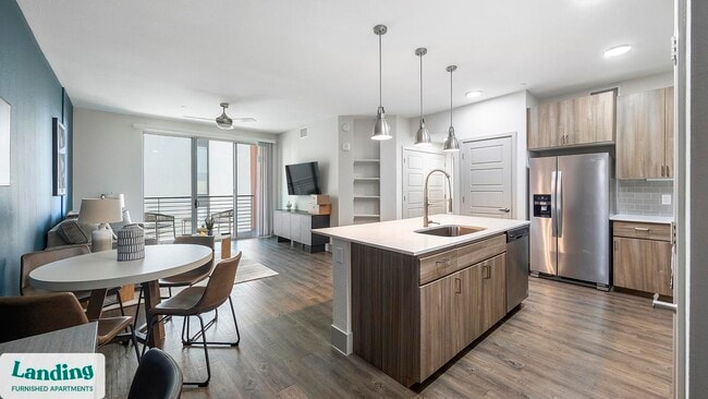 Foto del edificio - 2323 E Highland Ave