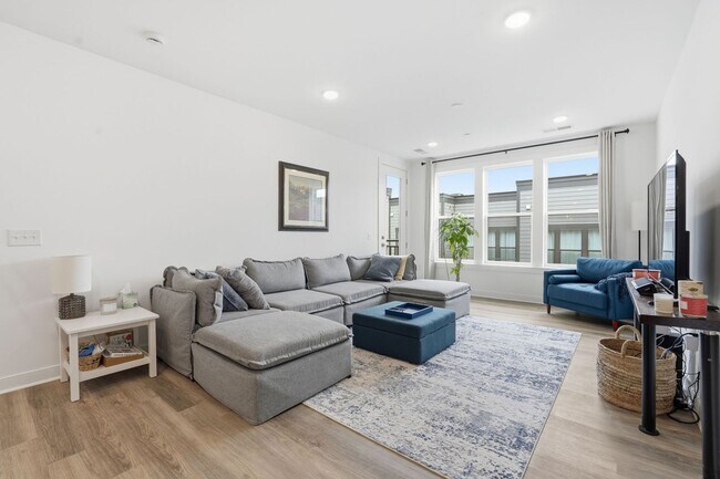 Building Photo - 21950 Garganey Ter