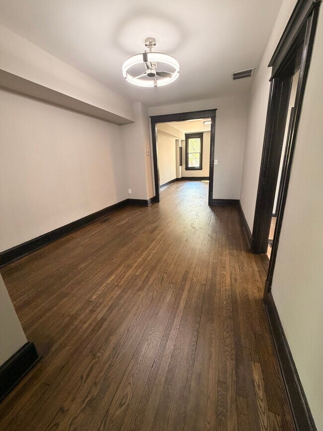 Foto del edificio - 1303 Kennedy St NW