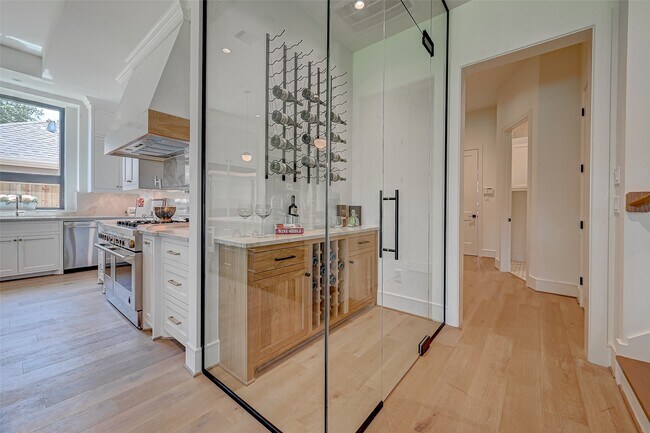 Foto del edificio - 1506 W 43rd St