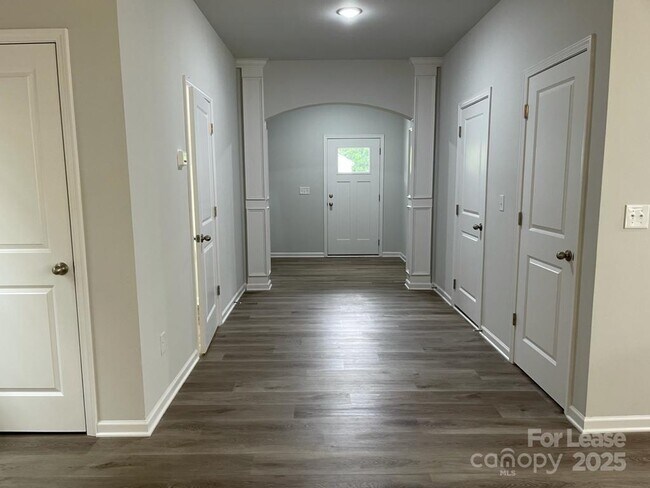 Building Photo - 4513 Cecilia Ln