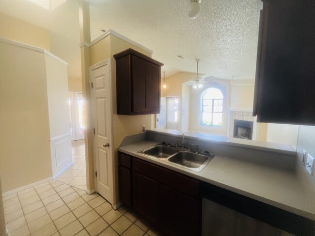 Building Photo - 1305 SW 96th St