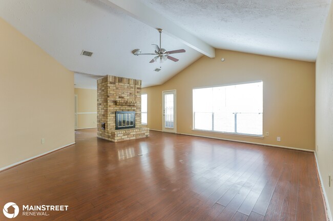 Foto del edificio - 2706 Creekway Cir