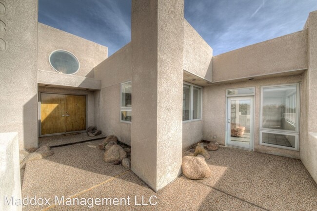 Building Photo - 3 br, 2.5 bath House - 1030 Red Oaks Loop NE