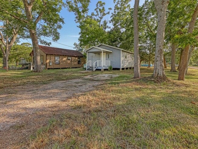 Building Photo - 402 W Camp St