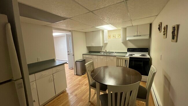 Foto del edificio - 102 Hillside Rd