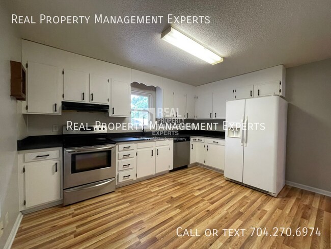 Building Photo - 668 Brookwood St