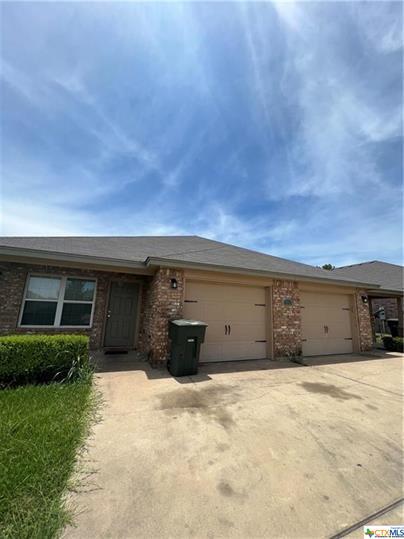 Building Photo - 631 Paseo del Plata Dr