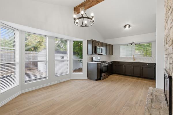 Foto del edificio - 300 Twin Oak Trail