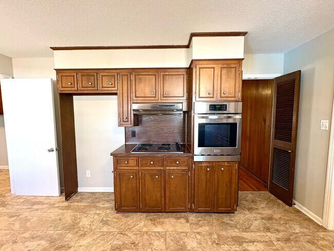 Foto del edificio - 60 Franwood Dr