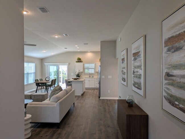 Building Photo - 1750 Debellis Ln