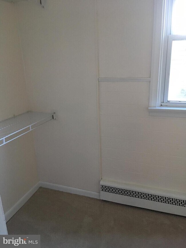 Building Photo - 405 Brower St