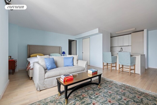 Building Photo - 322 W 57th St