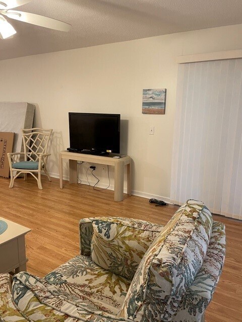 Building Photo - 36 Deallyon Ave