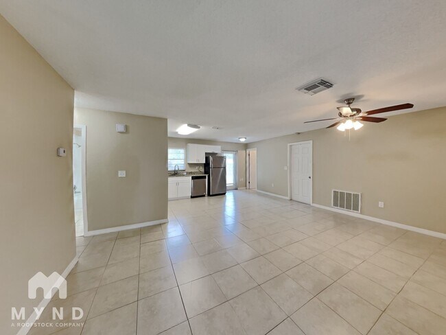 Foto del edificio - 5547 Golden Nugget Dr