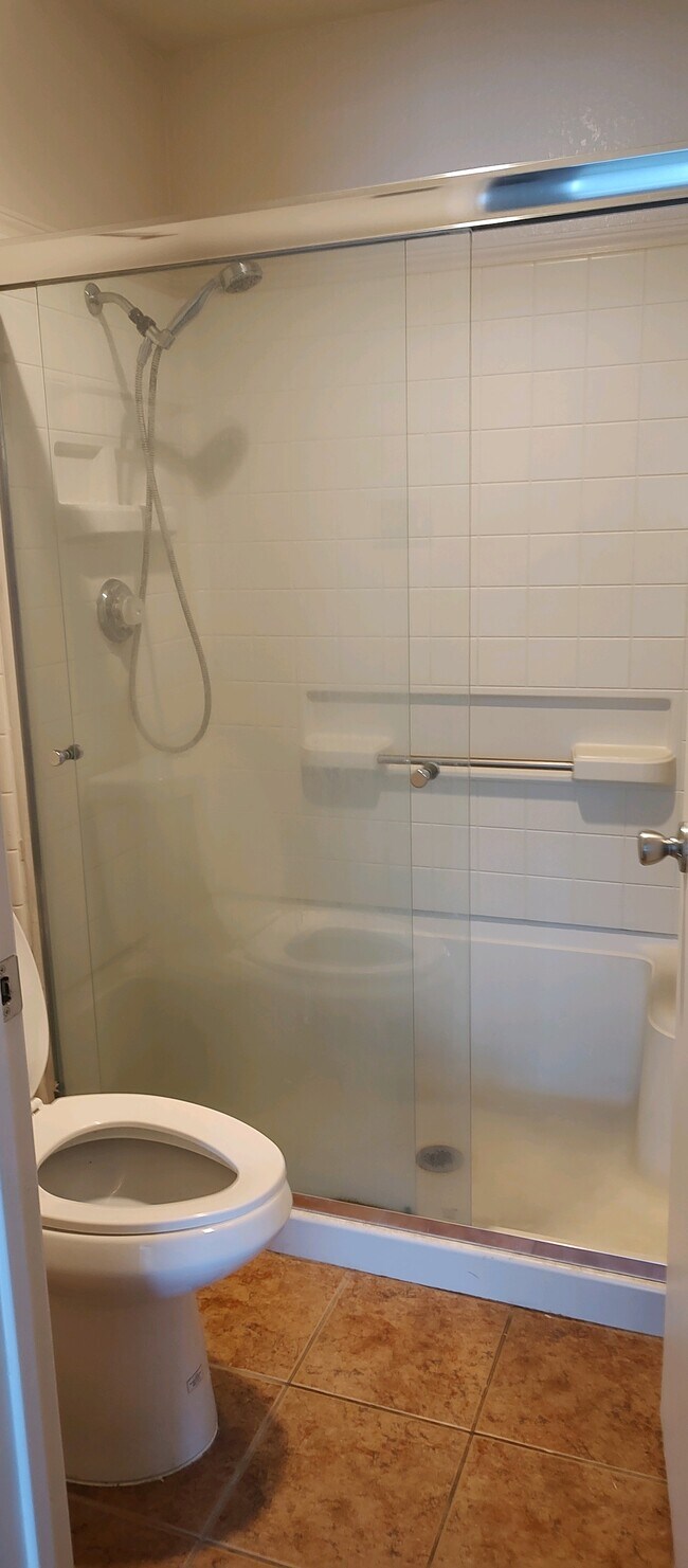 bath #2 - 1201 Glen Cove Pky