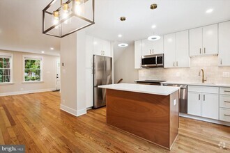 Building Photo - 3414 S Stafford St