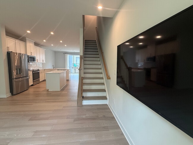 Building Photo - Room in Townhome on Tristram Ln