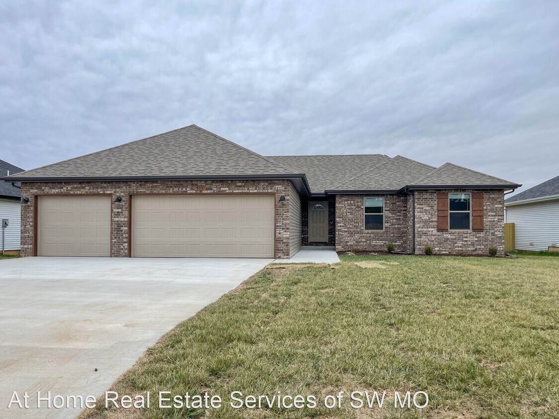 Foto principal - 4 br, 2 bath House - 513 Evergreen